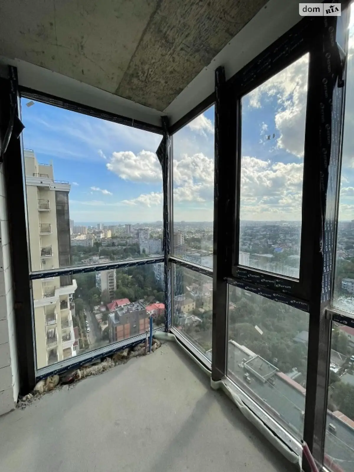 Продается 1-комнатная квартира 53.5 кв. м в Одессе, ул. Педагогическая - фото 1