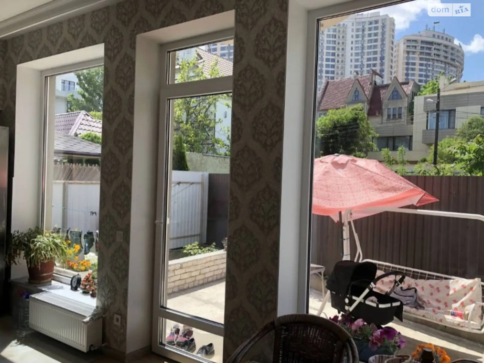 Продається будинок 2 поверховий 205 кв. м з каміном, цена: 340000 $