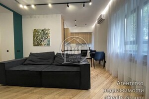 Продается 2-комнатная квартира 70 кв. м в Кривом Роге, Соборноси