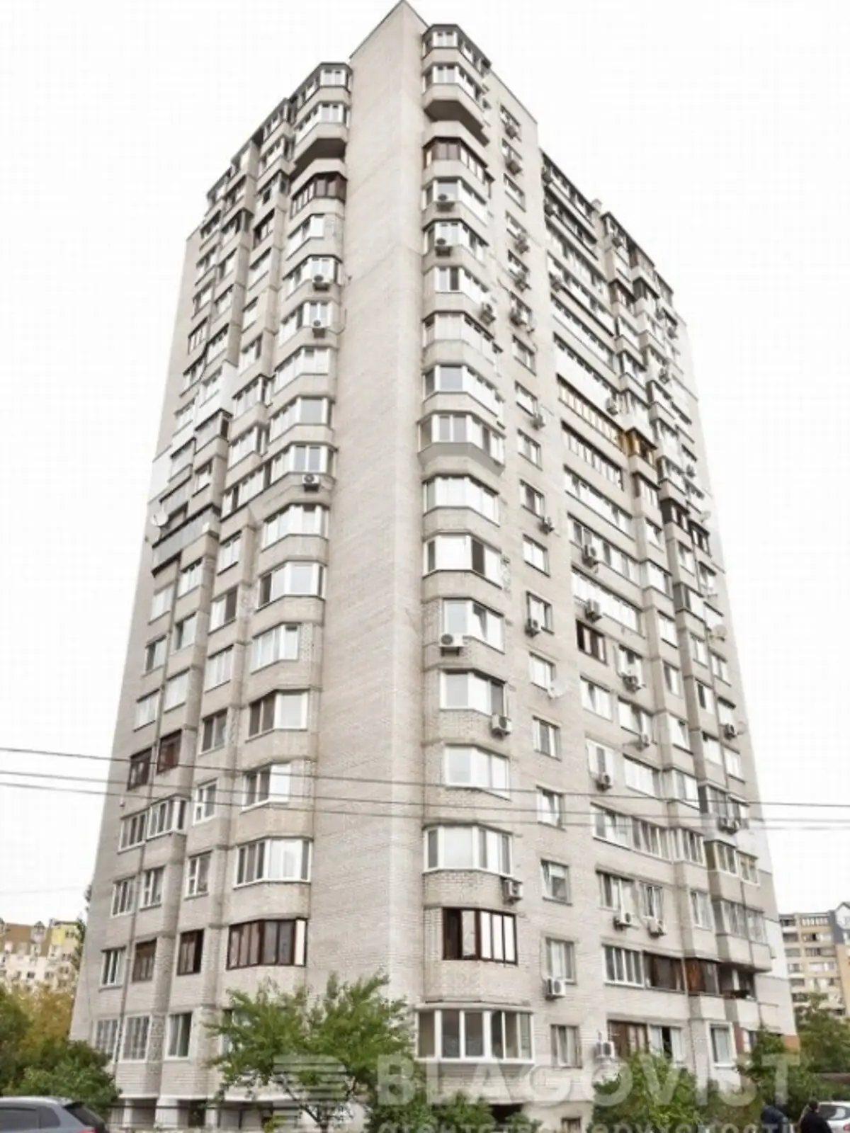 Продается 4-комнатная квартира 162 кв. м в Киеве, ул. Драгоманова, 15А