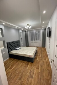 Сдается в аренду 1-комнатная квартира 44 кв. м в Черновцах, Сумська вулиця