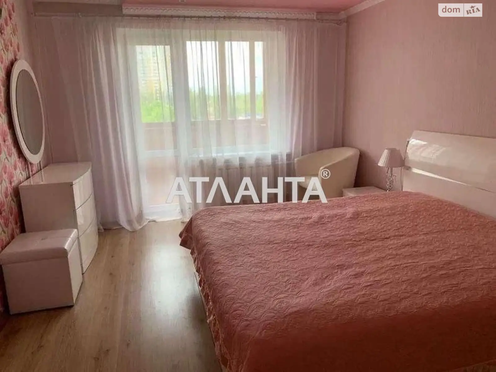 Продается 3-комнатная квартира 75 кв. м в Киеве, пер. Моторный