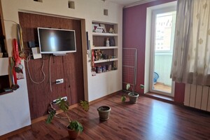 Продается 4-комнатная квартира 120 кв. м в Полтаве, ул. Хмельницкого Богдана