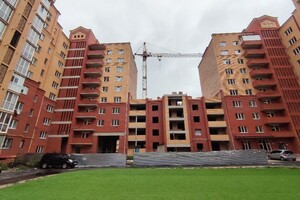 Продается 2-комнатная квартира 64 кв. м в Тернополе, Тарнавського Провулок