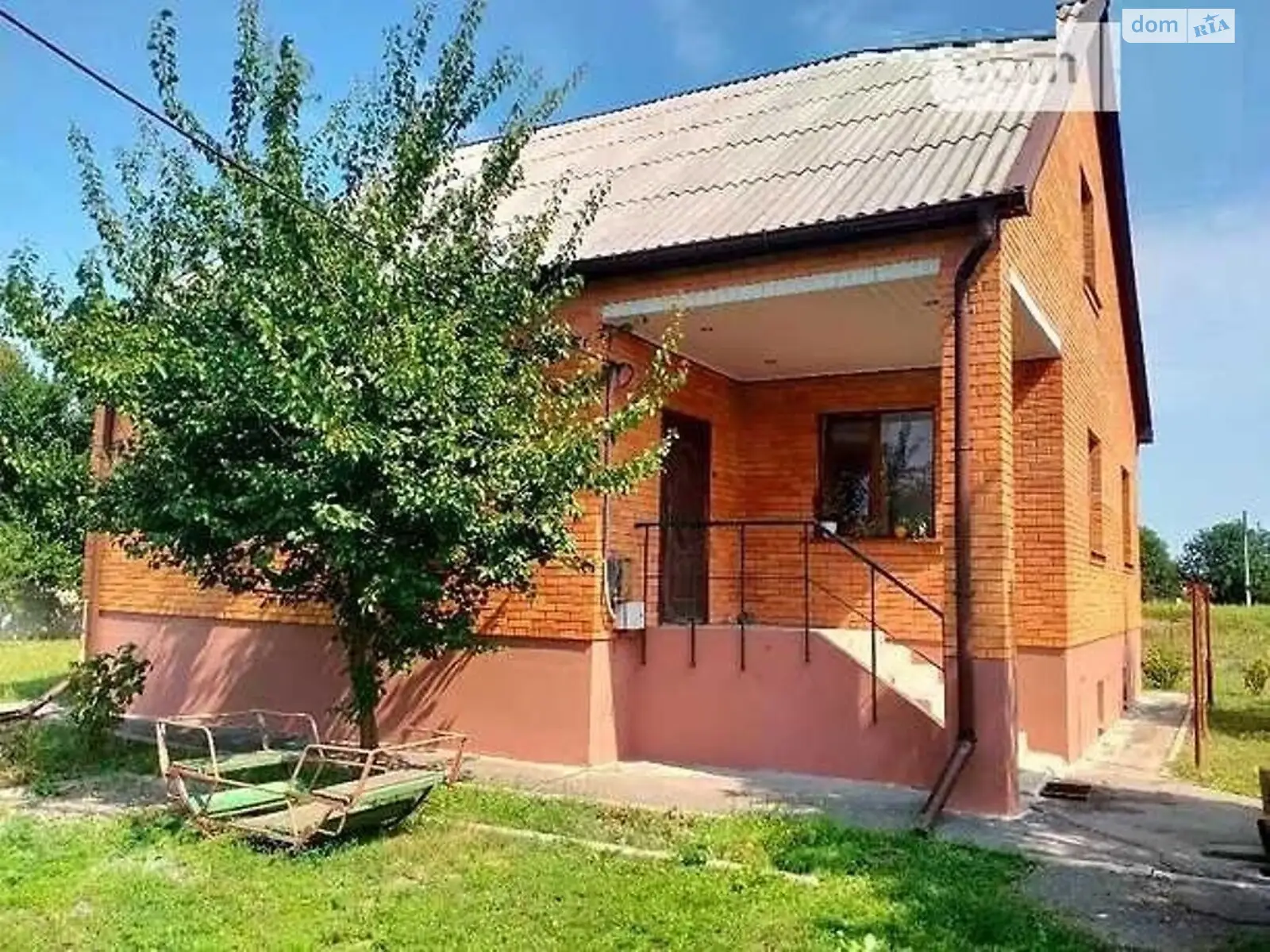 Продається одноповерховий будинок 145 кв. м з каміном, цена: 75000 $