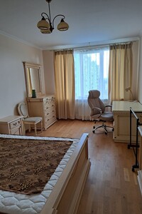 Сдается в аренду 2-комнатная квартира 84.7 кв. м в Киеве, Коломыйский переулок