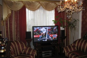 Продается 3-комнатная квартира 70 кв. м в Харькове, Дружбы Народов улица
