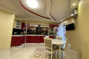 Продается 3-комнатная квартира 87 кв. м в Киеве, цена: 135000 $