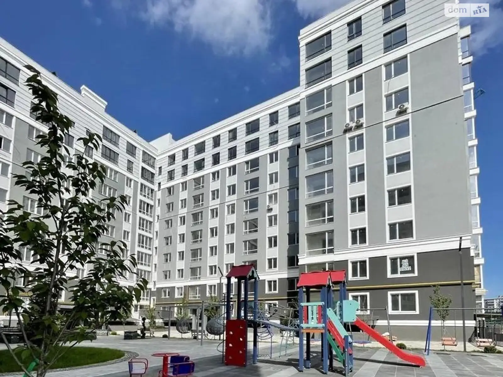 Продается 1-комнатная квартира 43.3 кв. м в Буче, ул. Ивана Кожедуба, 8А - фото 1