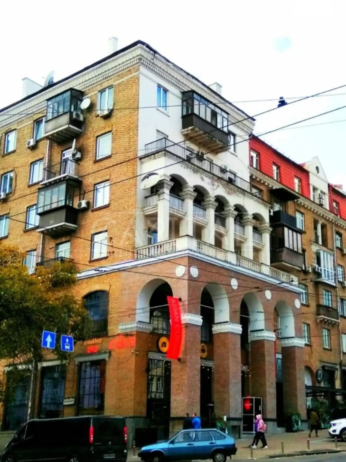 Продается офис 58 кв. м в бизнес-центре, цена: 125000 $ - фото 1