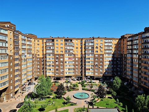 Продается 4-комнатная квартира 206.3 кв. м в Хмельницком, ул. Заречанская