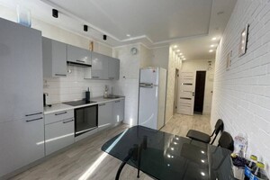 Продается 1-комнатная квартира 39 кв. м в Одессе, Бассейная улица