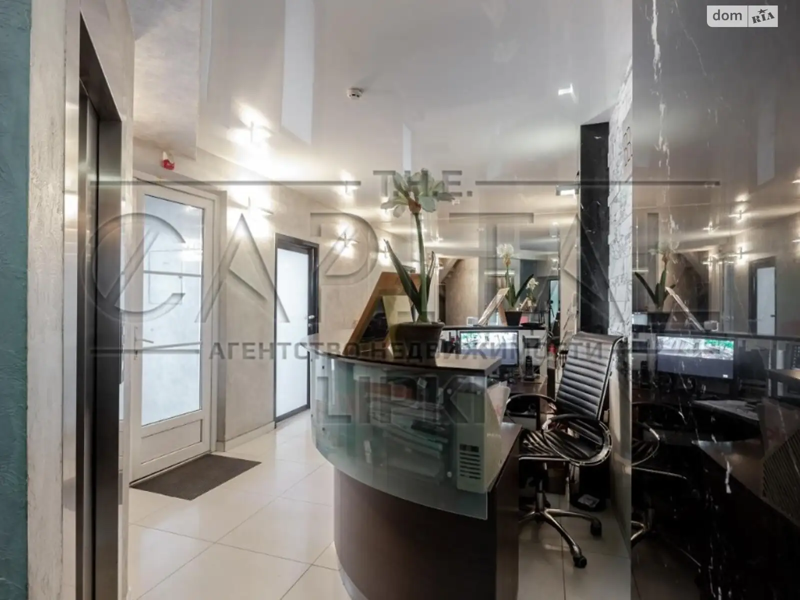 Продается офис 389 кв. м в бизнес-центре - фото 2