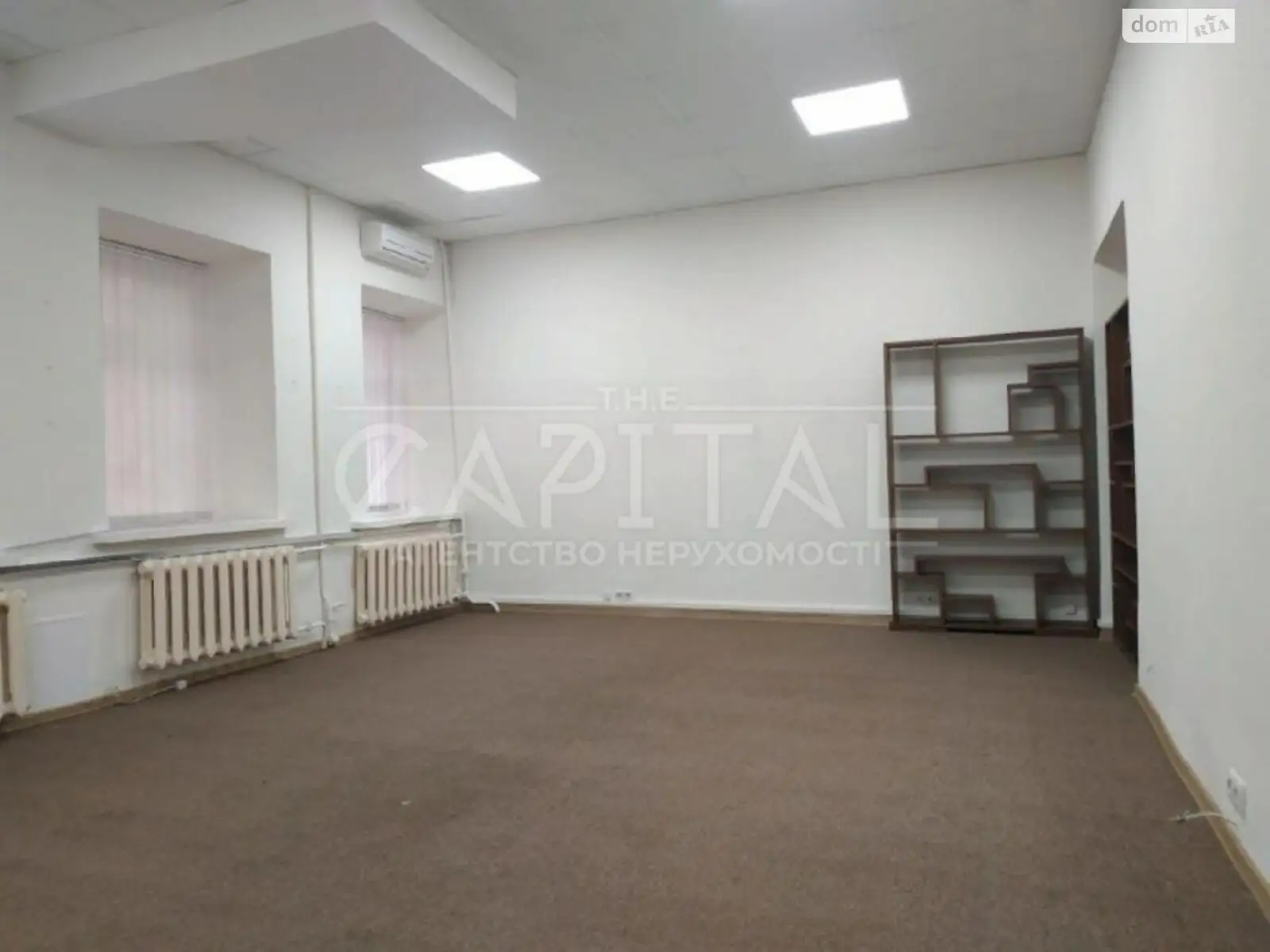 Продается офис 238 кв. м в бизнес-центре, цена: 476000 $ - фото 1