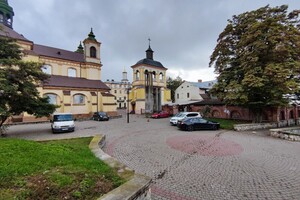 Долгосрочная аренда помещения свободного назначения, Ивано-Франковск, р‑н. Центр, Галицкая улица