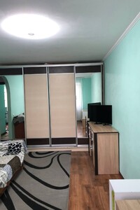 Продається 1-кімнатна квартира 31 кв. м у Івано-Франківську, Коновальця Євгена (Дадугіна) вулиця