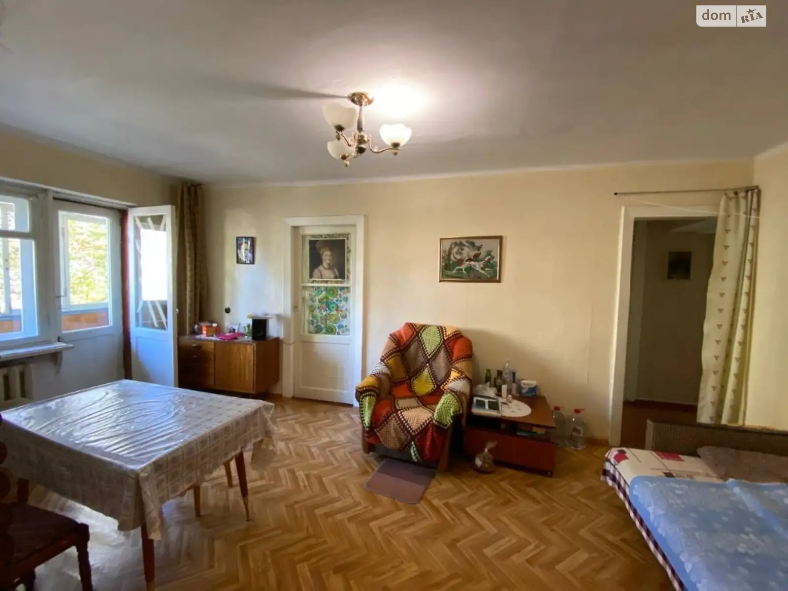 Продается 3-комнатная квартира 56 кв. м в Черноморске, ул. Корабельная - фото 1