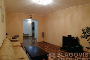 Продается 3-комнатная квартира 105 кв. м в Киеве, ул. Драгоманова