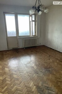 Продается 1-комнатная квартира 39 кв. м в Киеве, Бориспольская улица