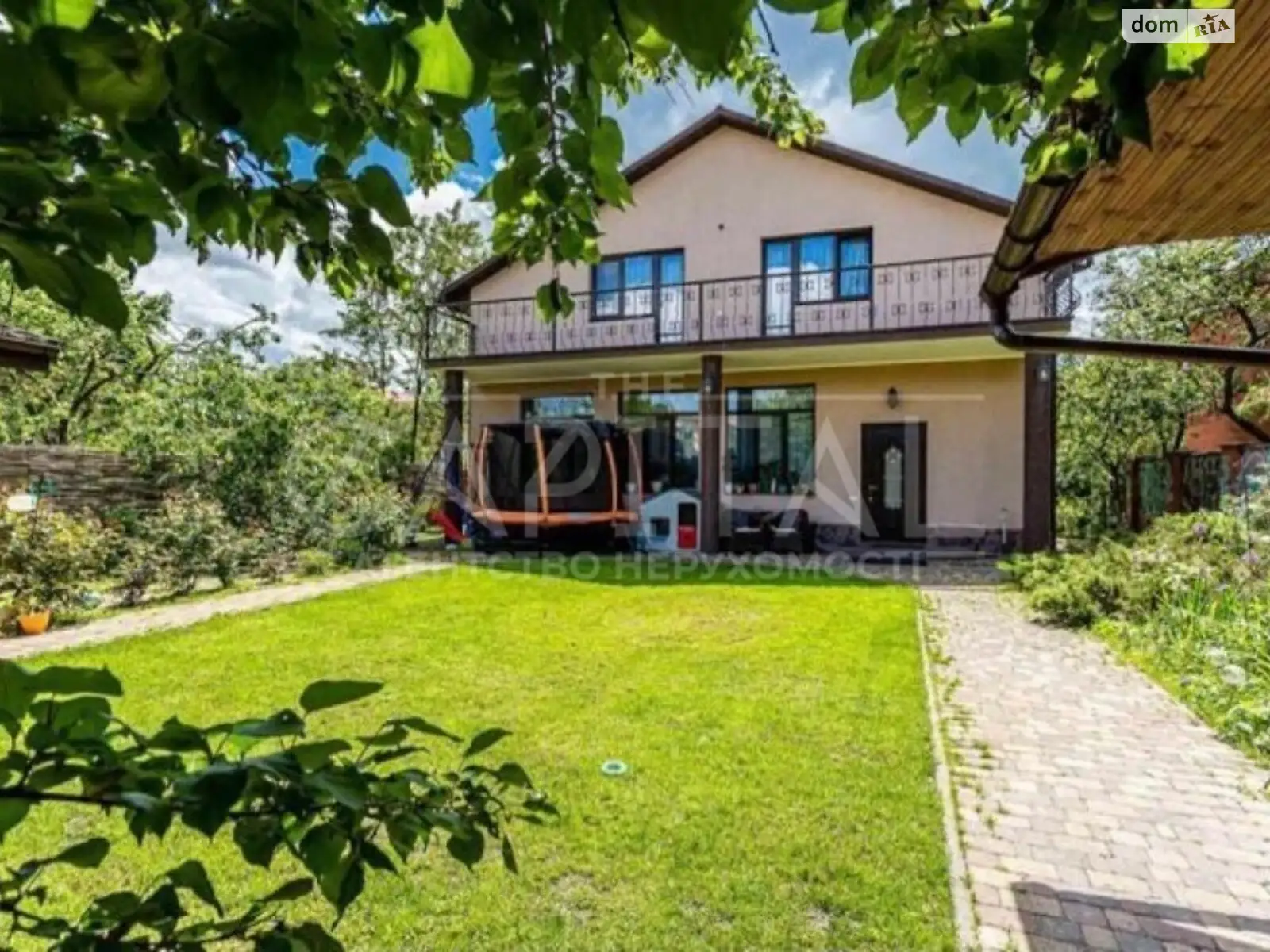 Продається будинок 2 поверховий 200 кв. м з терасою, цена: 285000 $