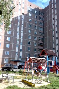 Продаж квартири, Київська, Бровари, р‑н. Інтернат, Грушевського вулиця