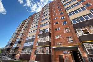 Продается 2-комнатная квартира 45 кв. м в Сумах, Луганская улица