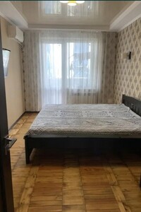 Продается 4-комнатная квартира 80 кв. м в Запорожье, ул. Звенигородская