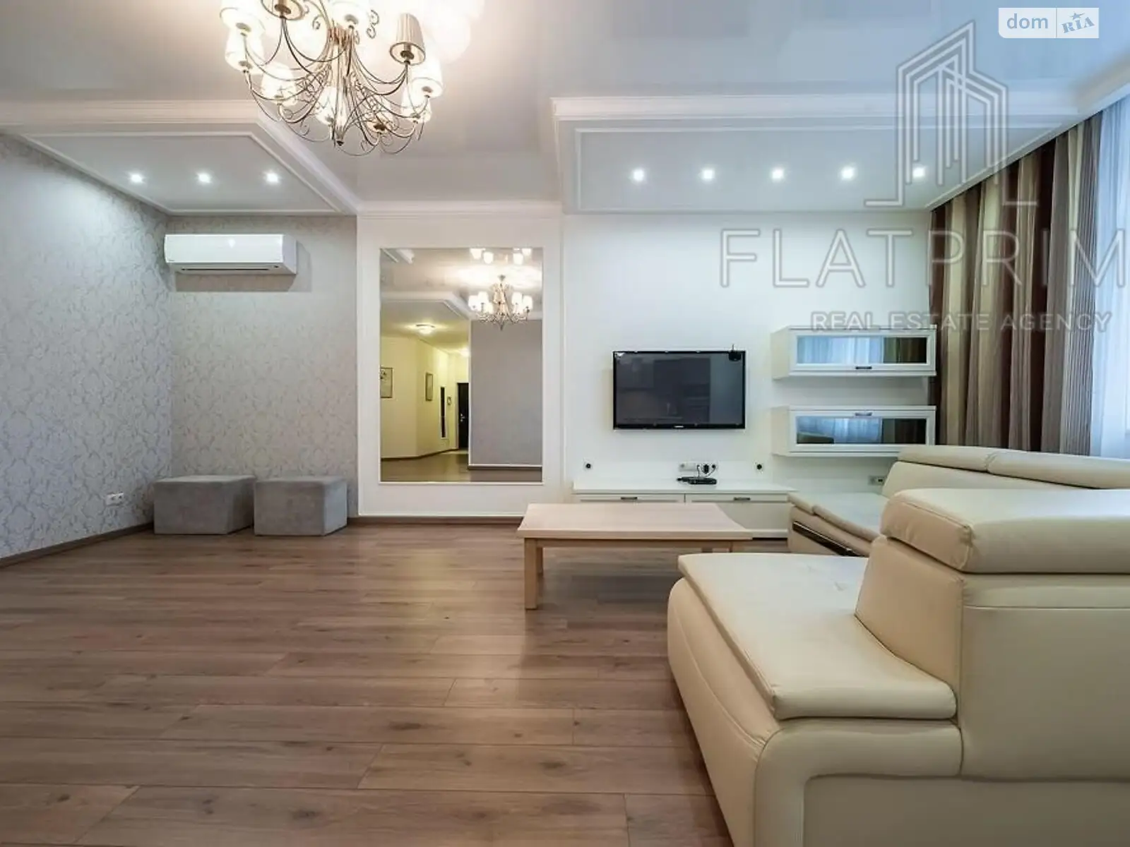 Продается 3-комнатная квартира 140 кв. м в Киеве, бул. Леси Украинки, 7Б - фото 1