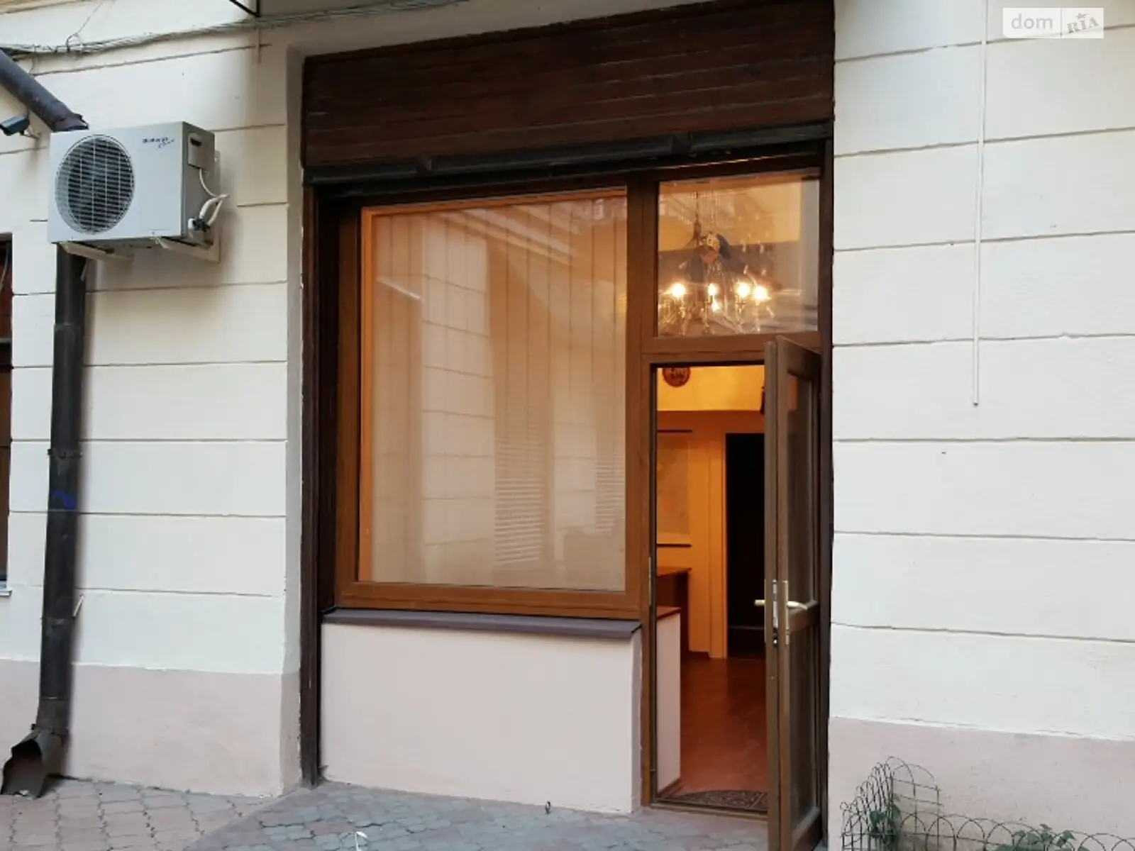 Продается 2-комнатная квартира 42 кв. м в Одессе, ул. Дерибасовская, 13