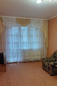 Сдается в аренду 2-комнатная квартира 58 кв. м в Чернигове, Богуна Ивана (Богунского) улица