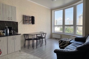 Продается 1-комнатная квартира 48 кв. м в Одессе, Новобереговая ул.
