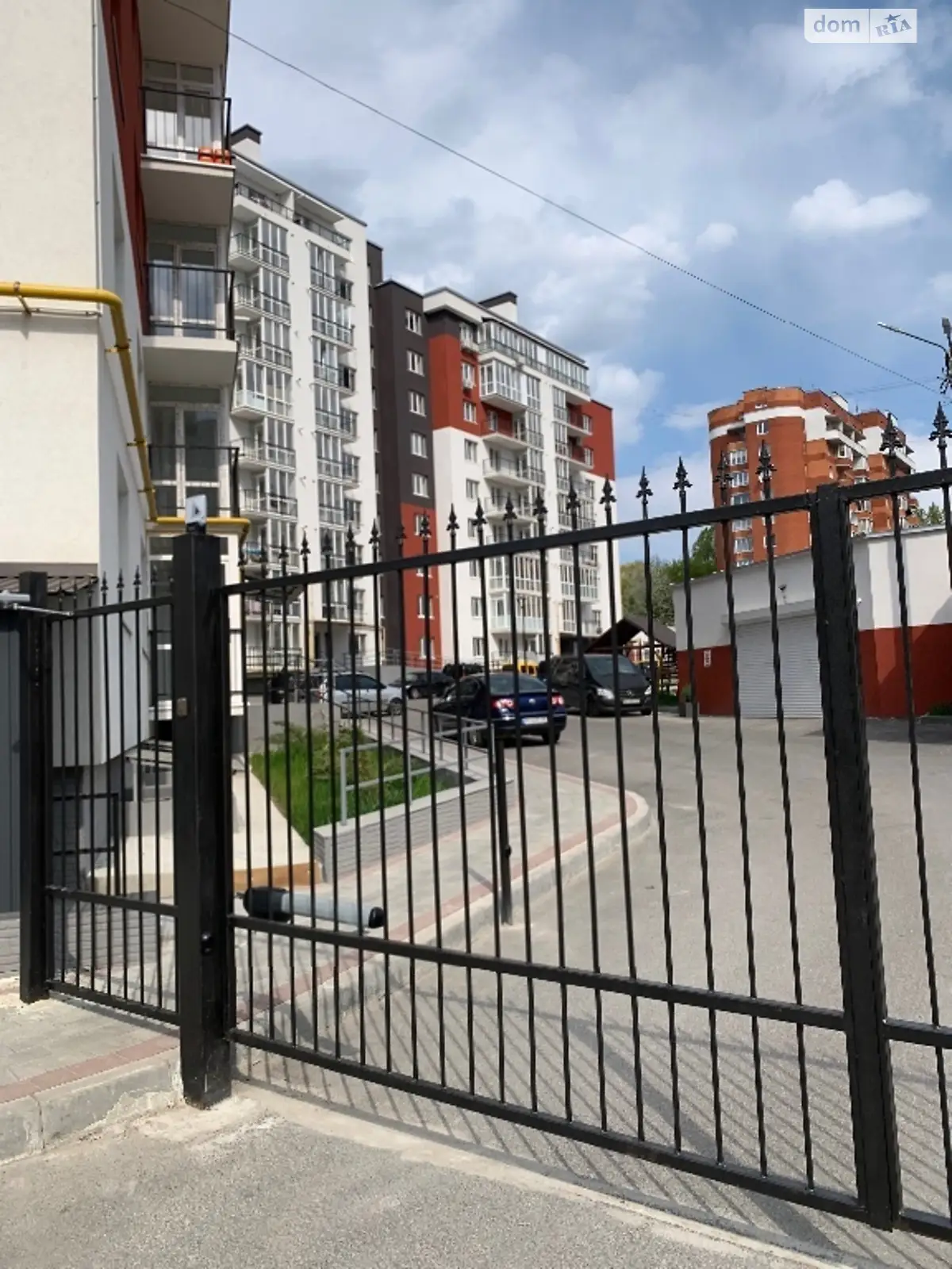 3-кімнатна квартира 97 кв. м у Тернополі, вул. Лепкого Богдана, 2Б - фото 1