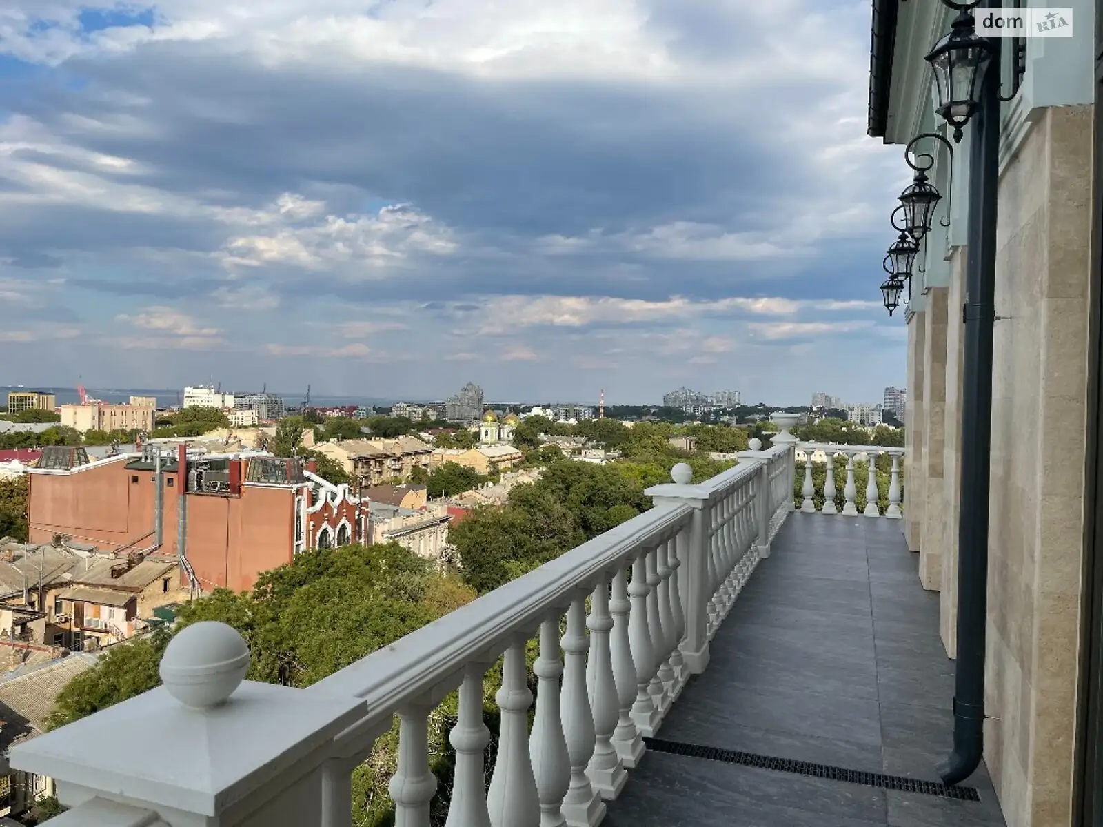 Продається 2-кімнатна квартира 162 кв. м у Одесі, пров. Успенський, 11 - фото 1
