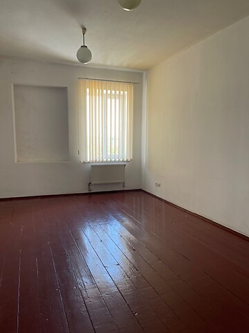 Сдается в аренду офис 82 кв. м в бизнес-центре, цена: 6150 грн