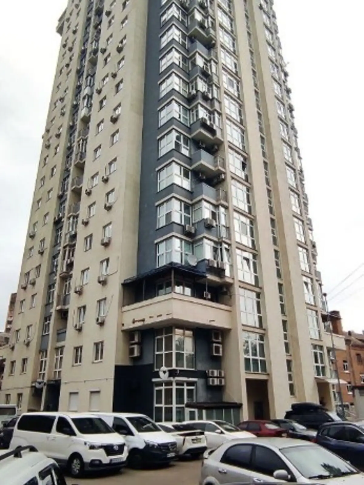 Продается 2-комнатная квартира 50 кв. м в Киеве, ул. Белорусская, 3 - фото 1
