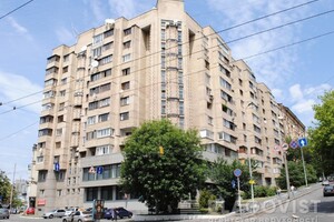 Продается 3-комнатная квартира 71.3 кв. м в Киеве, ул. Тарасовская