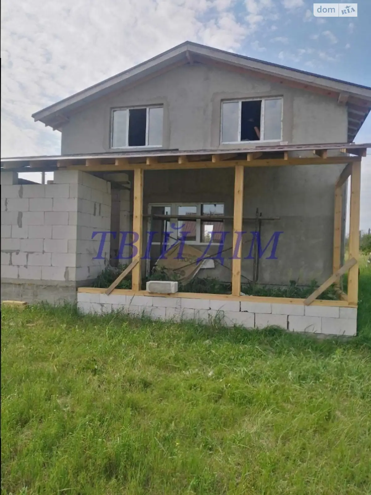 Продается дом на 2 этажа 194 кв. м с камином, цена: 60000 $ - фото 1