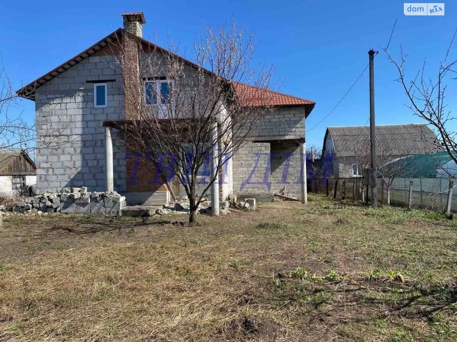 Продается дом на 2 этажа 320 кв. м с бассейном, цена: 52000 $ - фото 1