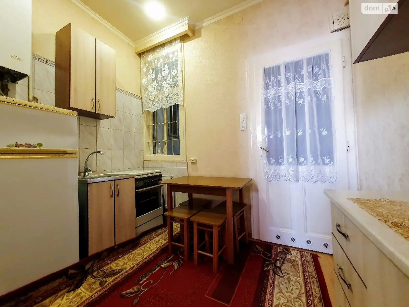 Сдается в аренду 1-комнатная квартира 42 кв. м в Черновцах, ул. Горького Максима