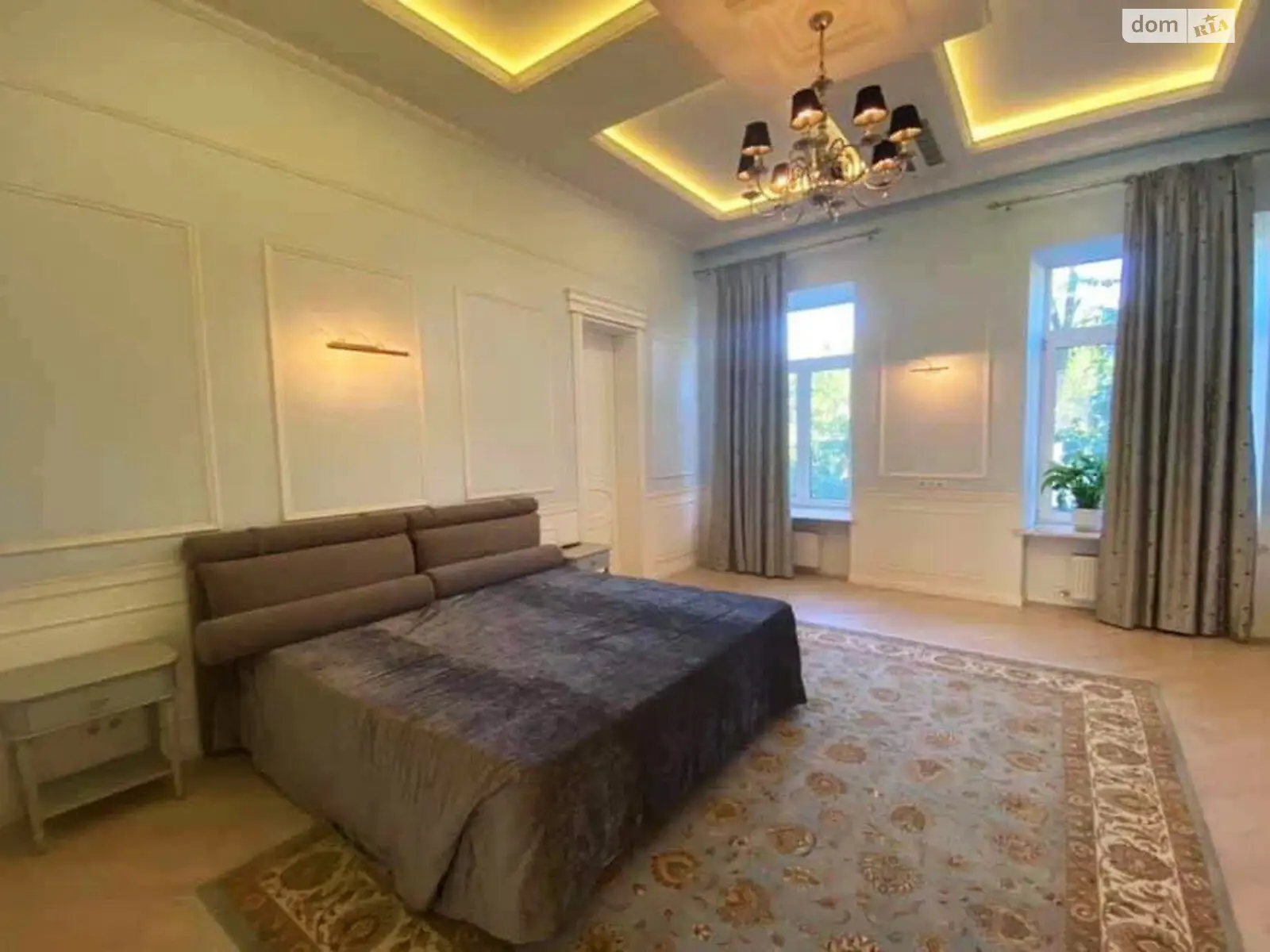 Продается 3-комнатная квартира 340 кв. м в Одессе, ул. Маразлиевская - фото 1