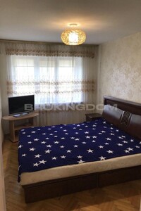 Продается 2-комнатная квартира 42 кв. м в Киеве, ул. Генерала Родимцева