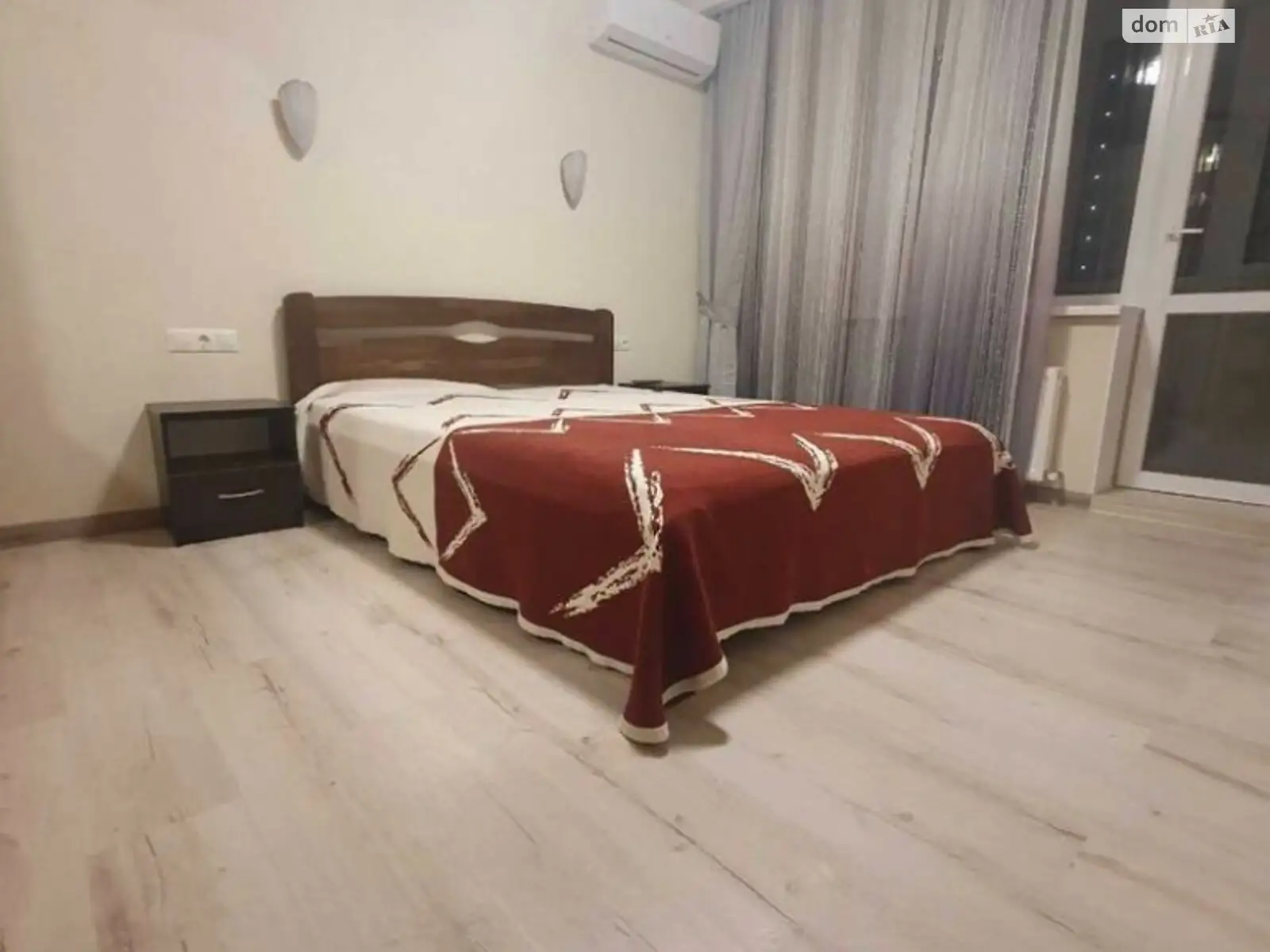 Продается 3-комнатная квартира 89 кв. м в Одессе, ул. Академика Королева