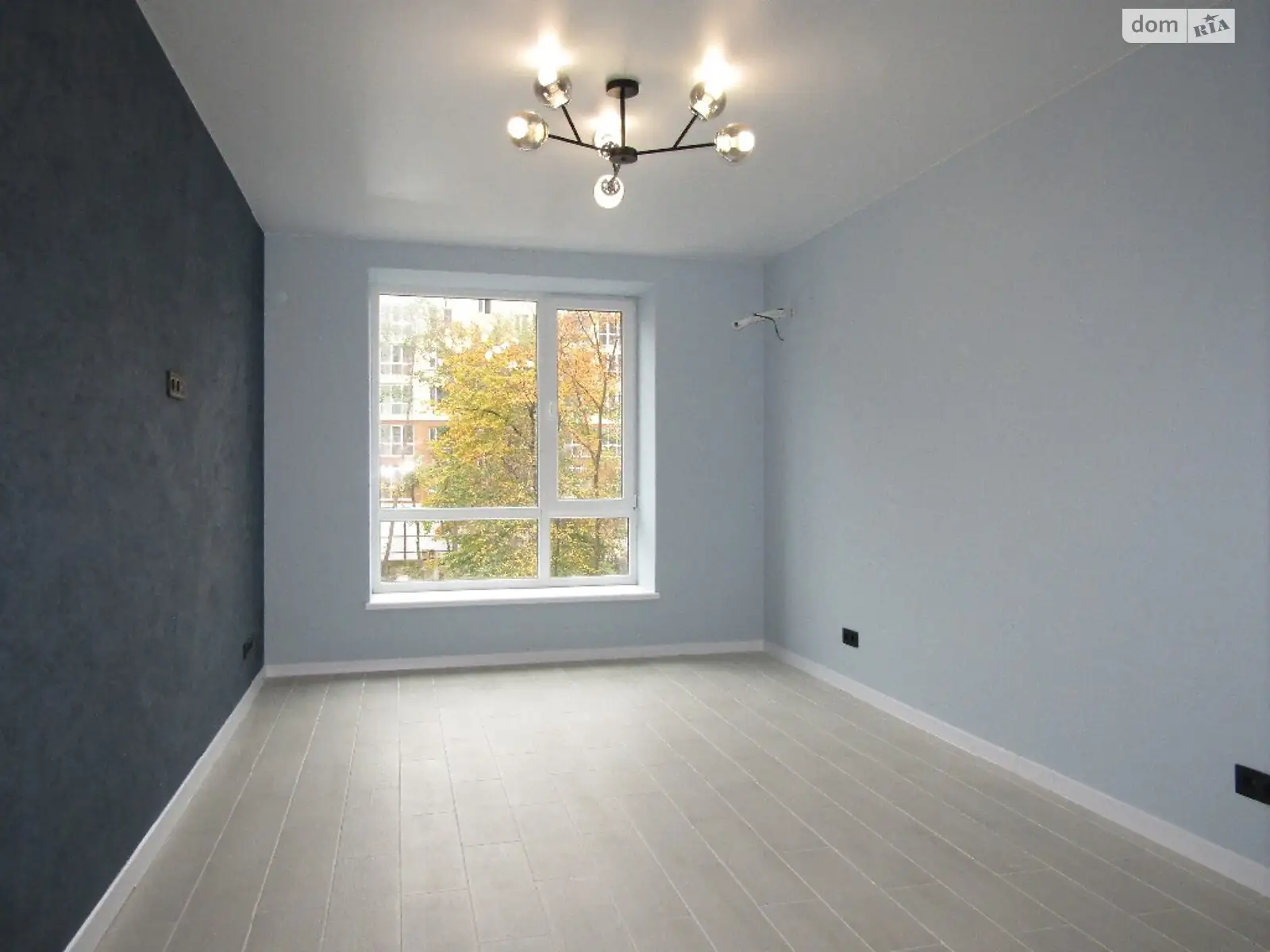 Продается 1-комнатная квартира 40.2 кв. м в Ирпене, ул. Николая Сингаевского(Новооскольская) - фото 1