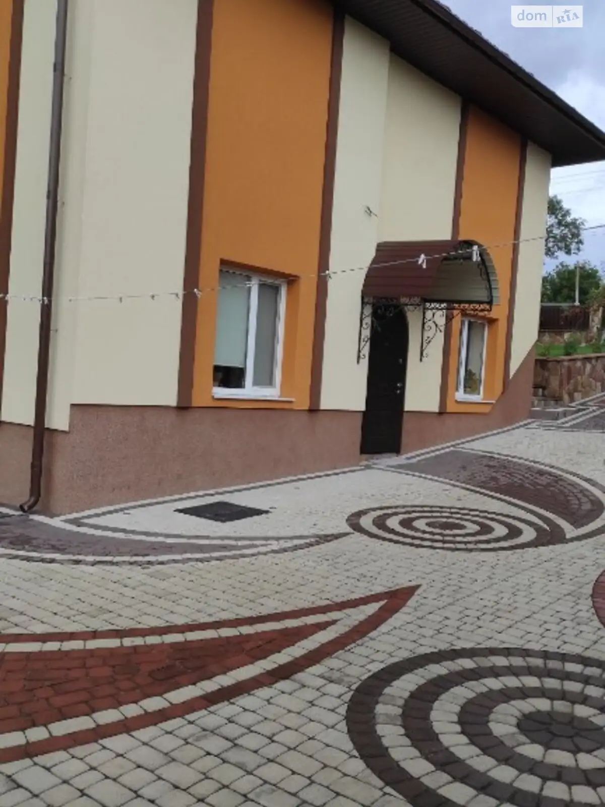 Продается дом на 2 этажа 161.1 кв. м с гаражом, цена: 128000 $ - фото 1