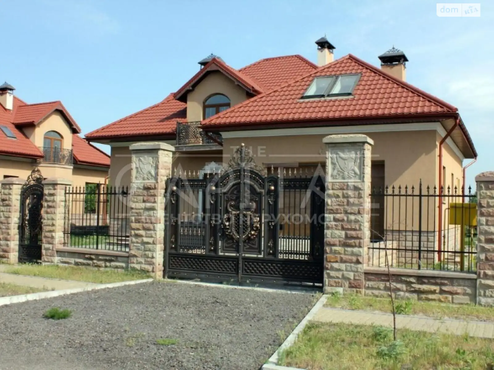 Продается дом на 2 этажа 421 кв. м с камином, цена: 249000 $ - фото 1