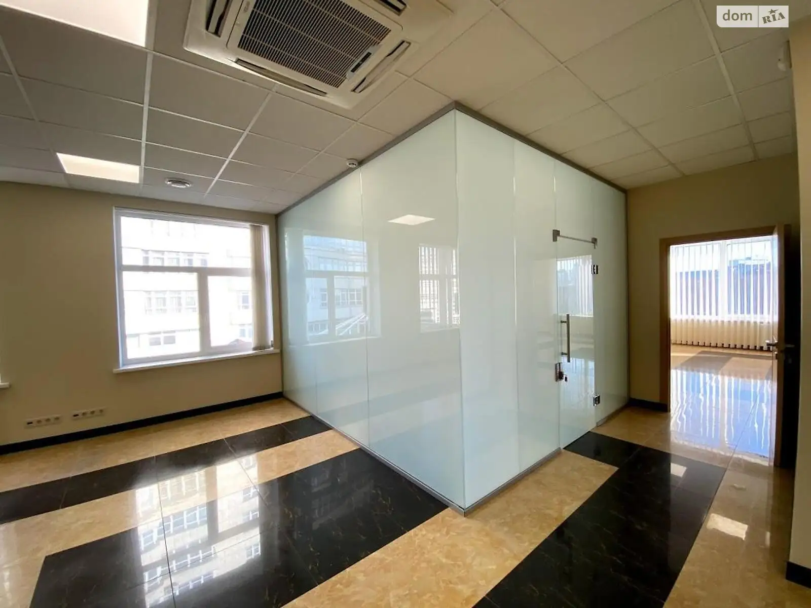 Продается офис 700 кв. м в бизнес-центре - фото 3