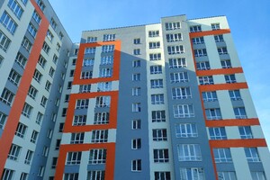 Продается 2-комнатная квартира 64 кв. м в Ивано-Франковске, ул. Поточная