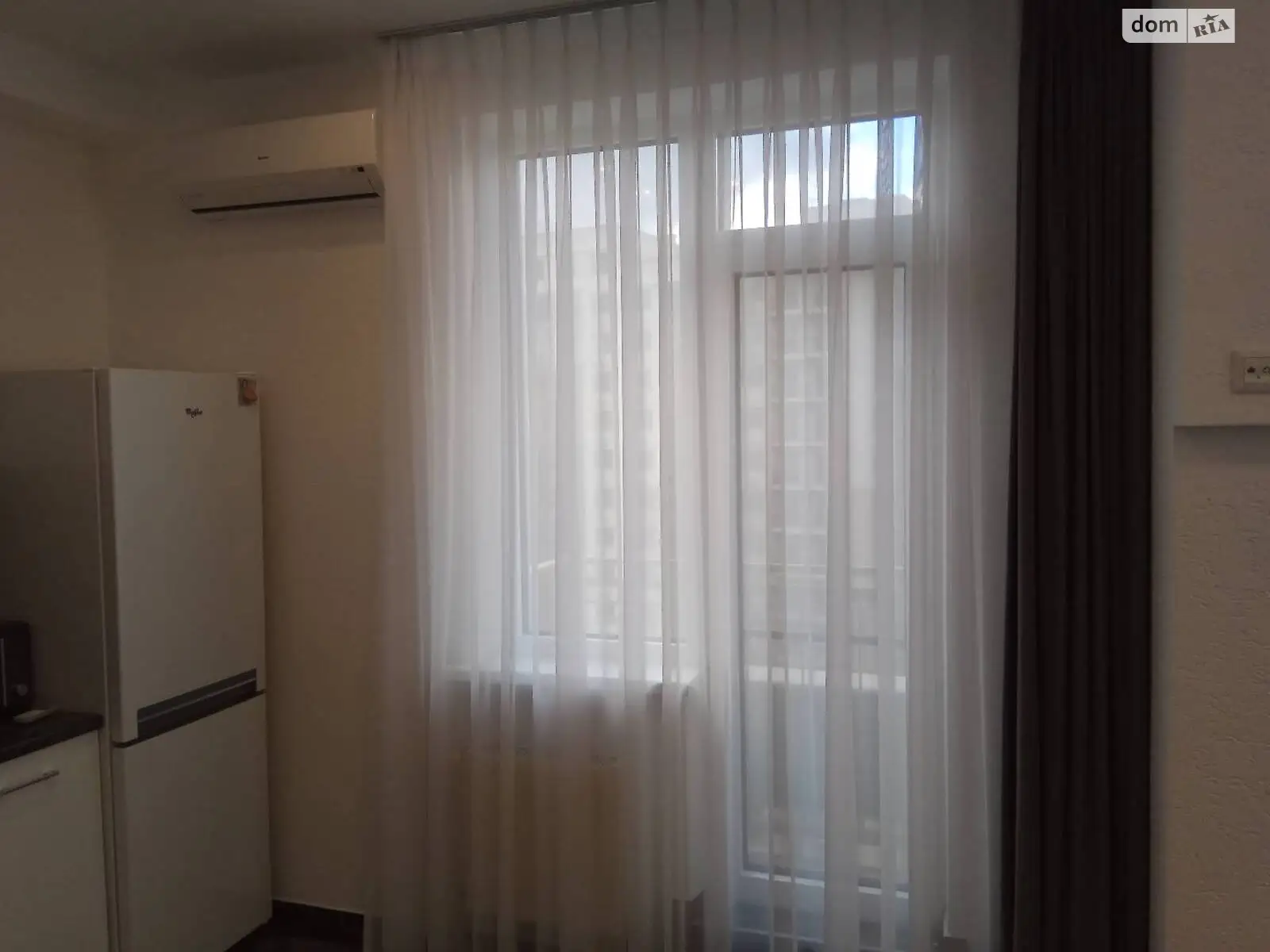 Продається 1-кімнатна квартира 43 кв. м у Одесі, вул. Перлинна