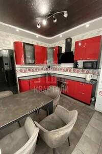 Сдается в аренду 3-комнатная квартира 92 кв. м в Киеве, ул. Петра Калнышевского