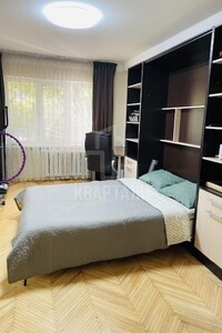 Продается 2-комнатная квартира 51 кв. м в Киеве, бул. Ромена Роллана